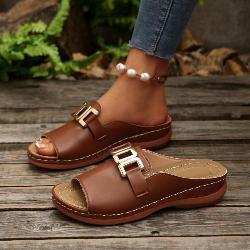 Slope heel platform slippers women's new large size casual fashion simple metal buckle fish mouth sandals