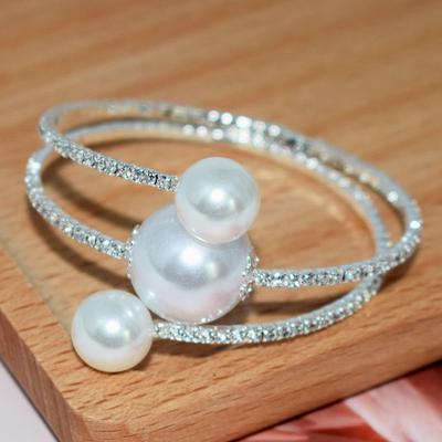 Internet-Berühmtheit Damen Strass & Perle Doppelreihiges Armband - Modisches Kristall-Armdesign.