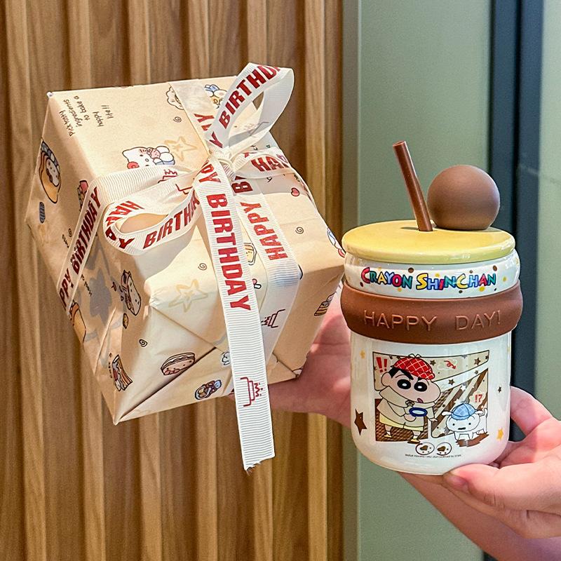 Crayon Xiaoxin Keramiktasse mit Deckel Kinder Strohbecher Niedliche Cartoon Studenten Wassertasse Geburtstagsgeschenkbox