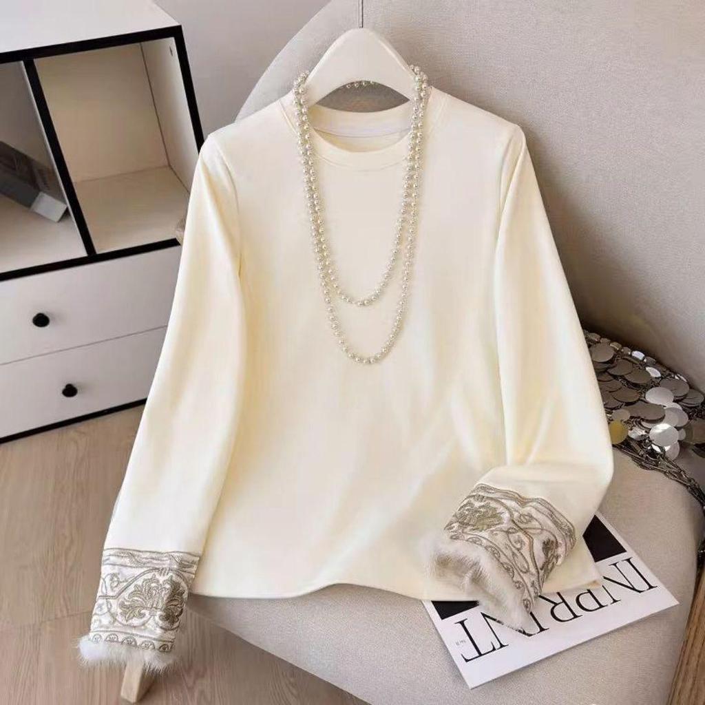 Women's Plus Size Embroidered Thermal Long-Sleeve Top, New Autumn/Winter Warm Loose Fit, Chinese Style.