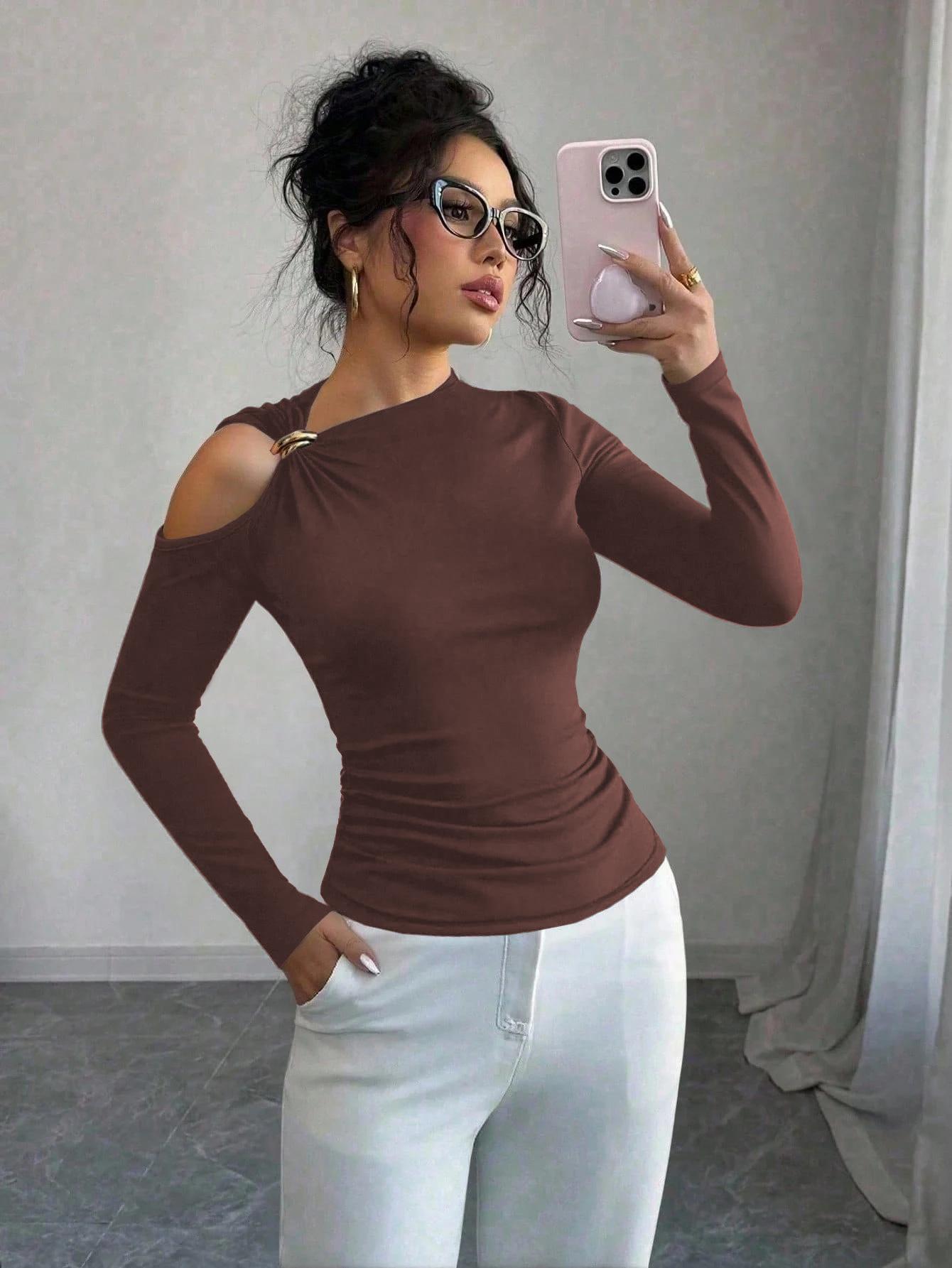 

Spring Asymmetric Neck One Side Off Shoulder Metal Decor Slim Flattering Top Fashion Daily Basic Office Lady Casual Slim Fit Ladies Elegant Top S хаки