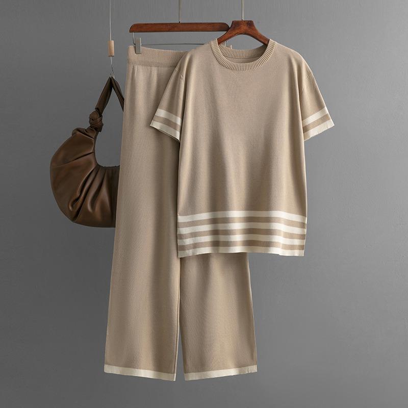 Contrasting striped split-ended short-sleeved knitted sweater + high-waisted and thin wide-leg pants and trousers fashionable and casual two-piece set