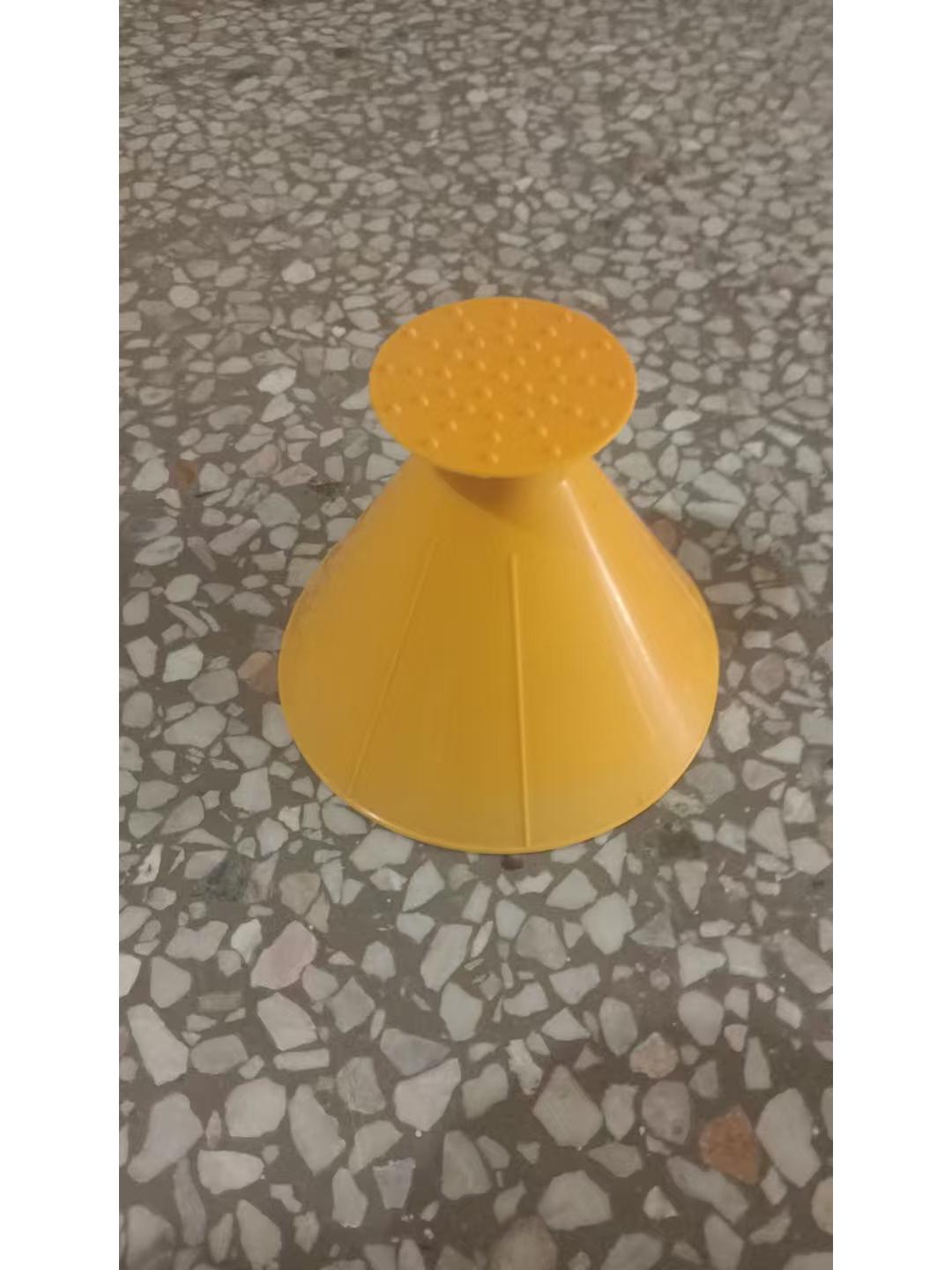 

TikTok Popular Cone Funnel Snow Shovel Round Plastic Snow Scraper for Cars жёлтый