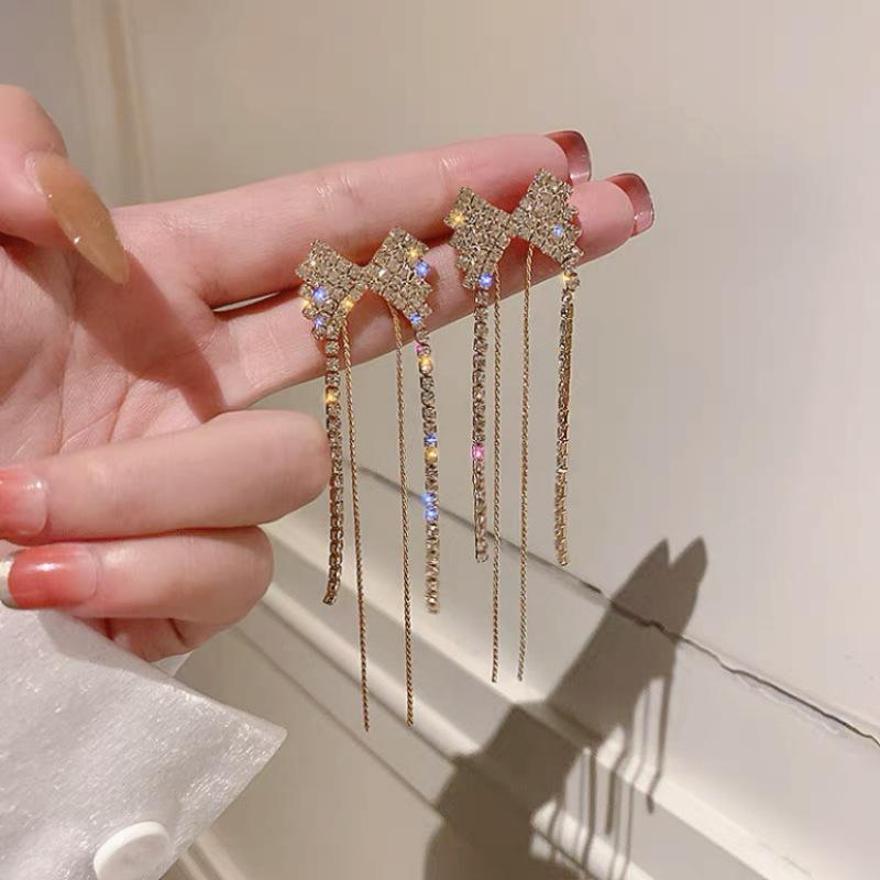 Light luxury high-end sense gold long fringed temperament earrings fashionable atmosphere versatile stud earrings personalized daily earrings