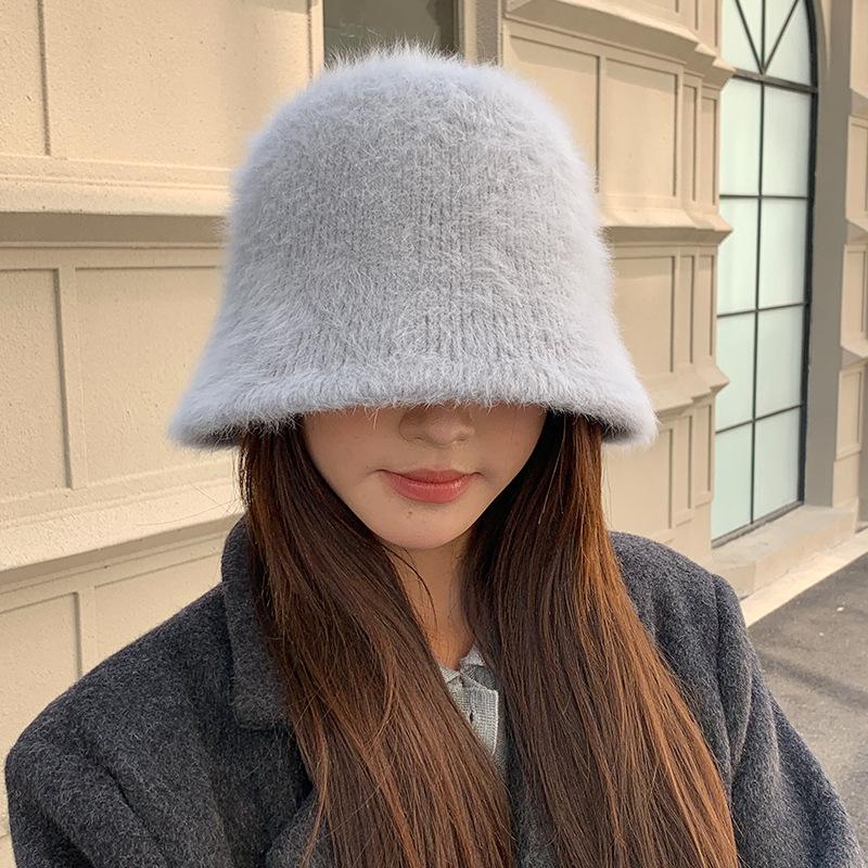 A Warm and Faceless Korean Version of A Versatile Basin Hat with A Faux Rabbit Fur Bucket Hat