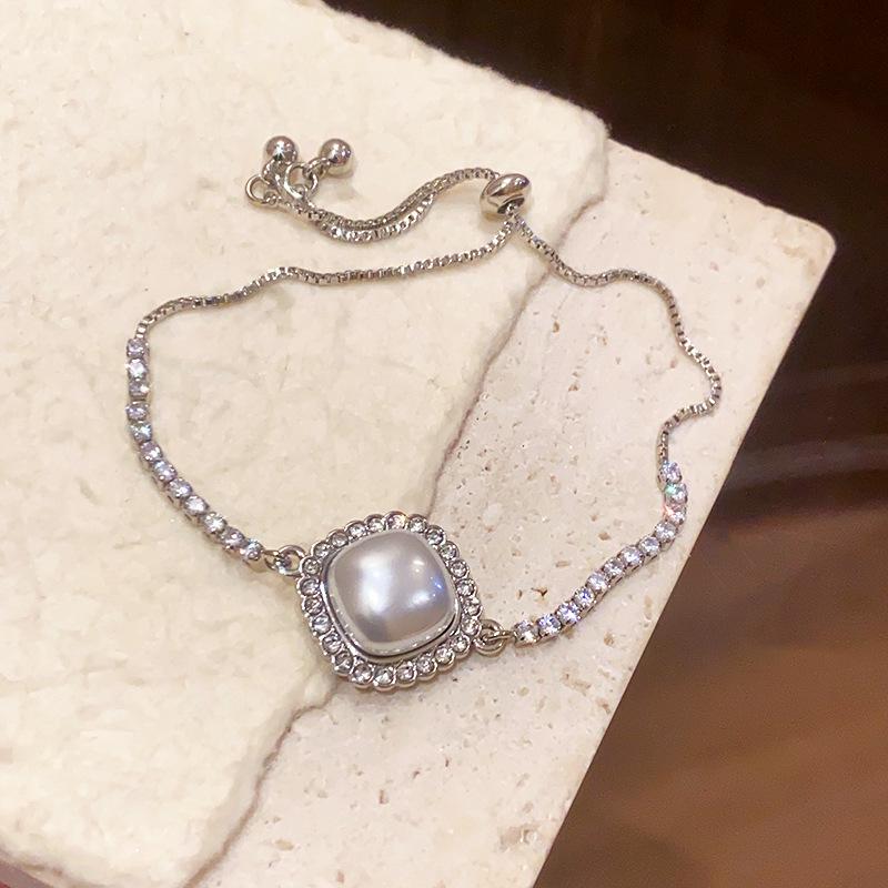 Элегантный ретро-браслет с жемчугом и стразами - Дизайн в виде сердца и ромба