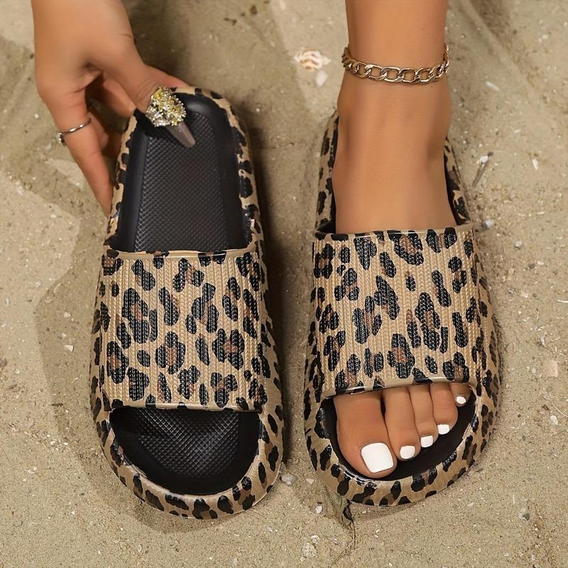 Ladies' Fashionable EVA Slippers with Leopard Print Ladies' Thick Soled Cloud Slippers for Vacation Beach Dormitory Plus Size Women's Shoes