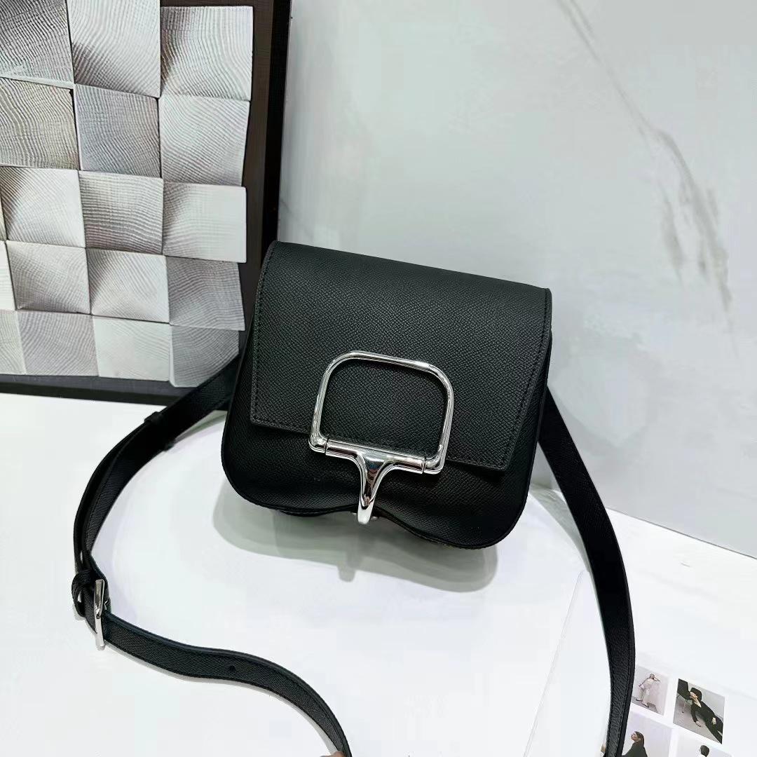 

Della 2024 Palm Pattern Cowhide Messenger Bag with Silver Buckle 18*3*12cm