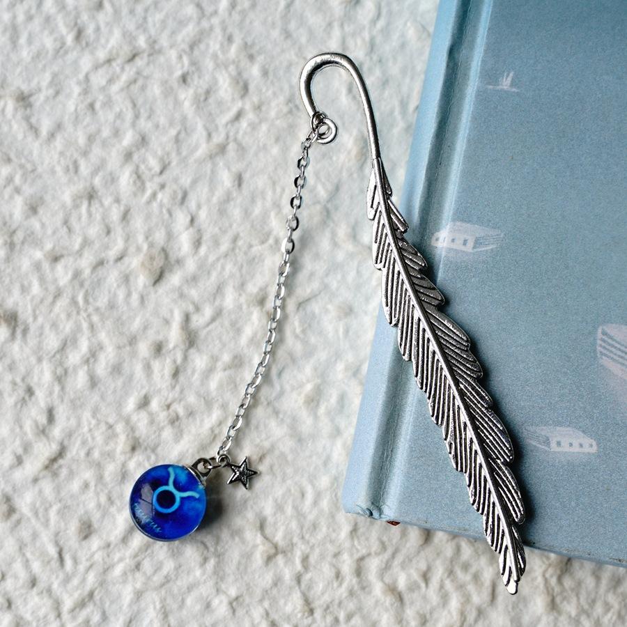 Creatieve Lichtgevende Boekenlegger Twaalf Sterrenbeelden Hanger Metaal Retro Blad Pagina-markeerder met Cadeau