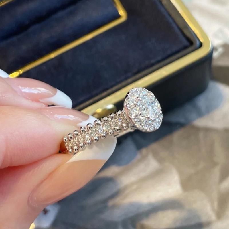 Chic Niche Micro-Pavé Zircon Diamond Ring - Round, Shiny, and Luxurious for Girls
