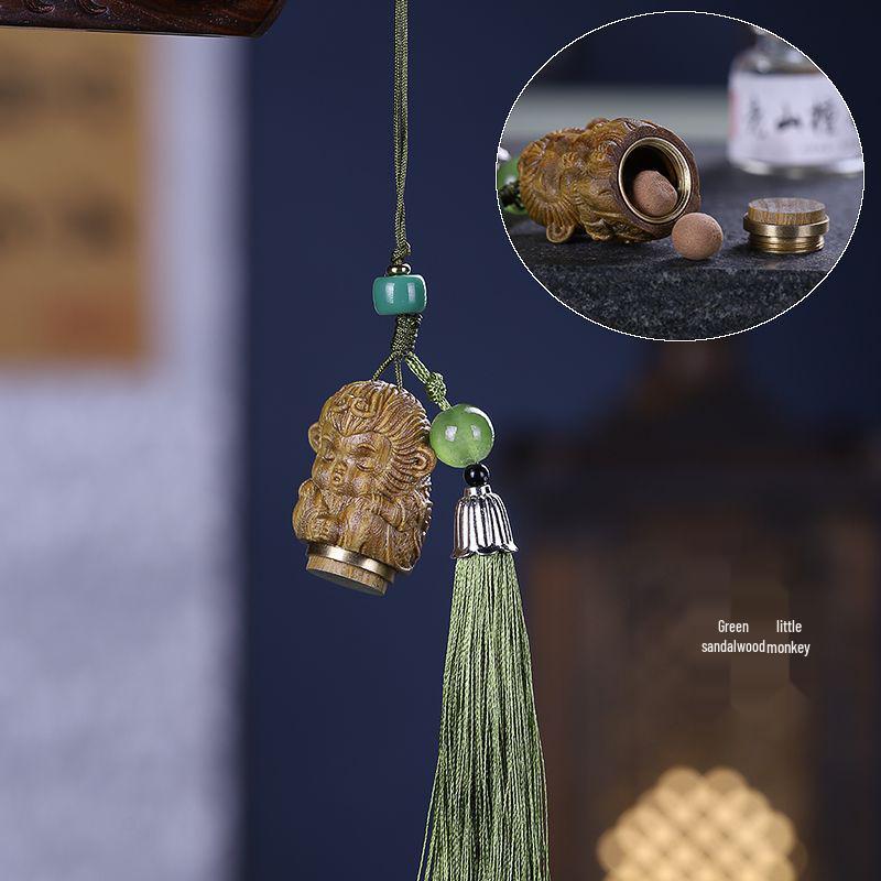 Karin Hollow Carved Wood Gourd Vase Diffuser Keychain Pendant Ornament