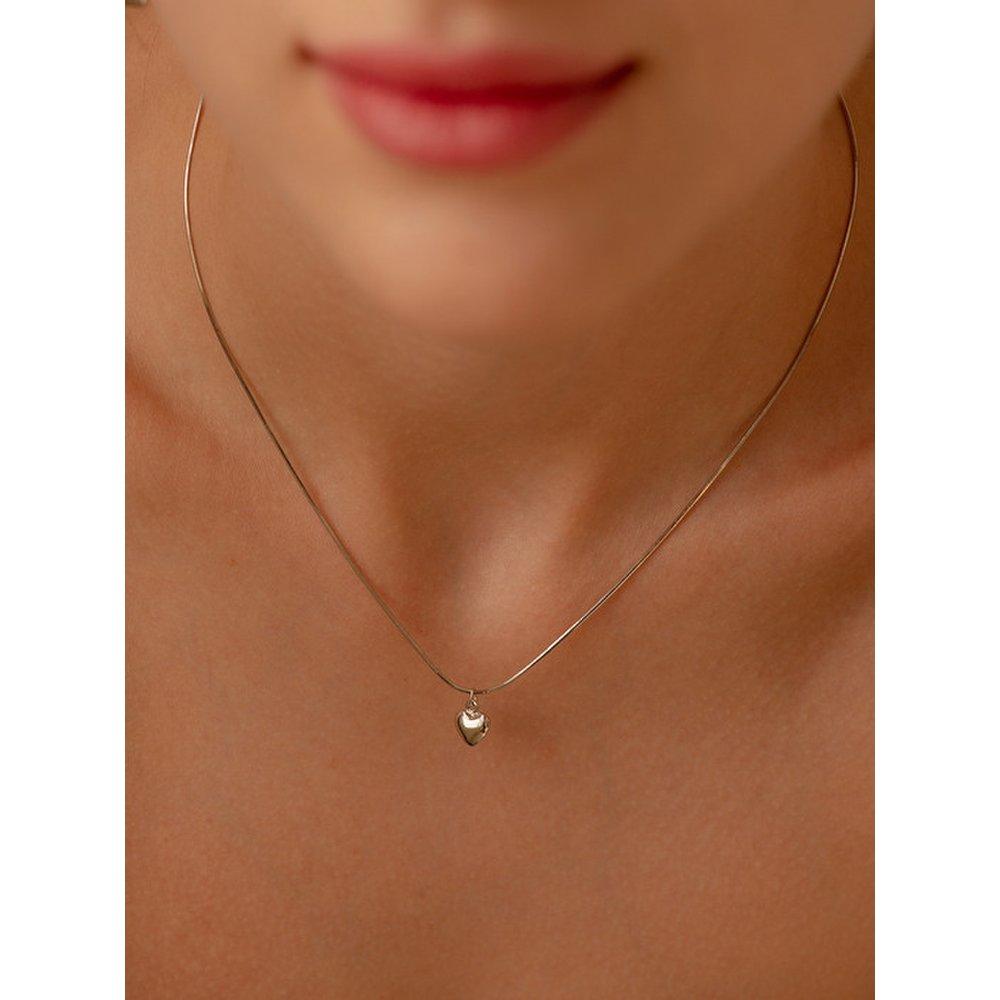 Mini Heart Pendant Snake Necklace