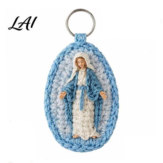 Ciondolo Religioso Artigianale Uncinetto Fatto a Mano Portachiavi Mariano Vergine Maria con Filato Morbido Portachiavi Filo Blu Bianco Cattolico Cristiano Ispirazionale