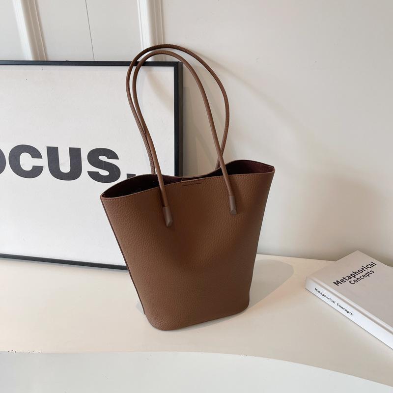 Retro fashion large-capacity bag women's 2025 new autumn and winter commuter tote bag niche casual versatile shoulder bag