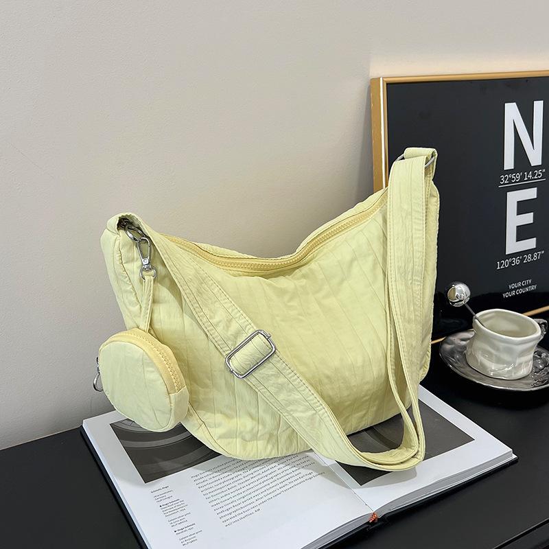 Casual bag women's new crossbody dumpling bag fashionable shoulder bag large capacity class commuter bag
