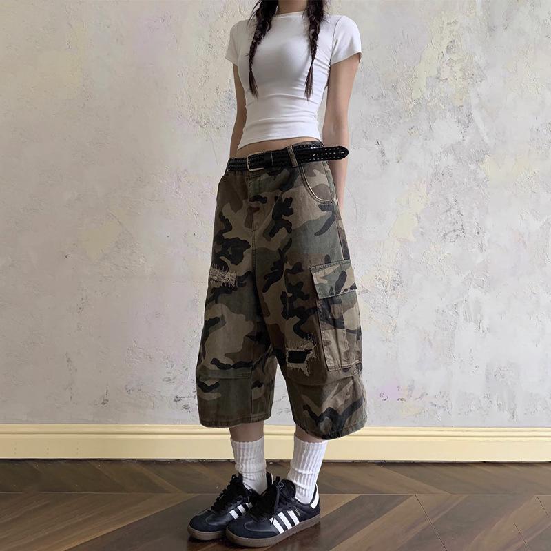 

Unisex American Style Ripped Camo Capris: Trendy Wide-Leg Summer Outdoor Sports Pants XL