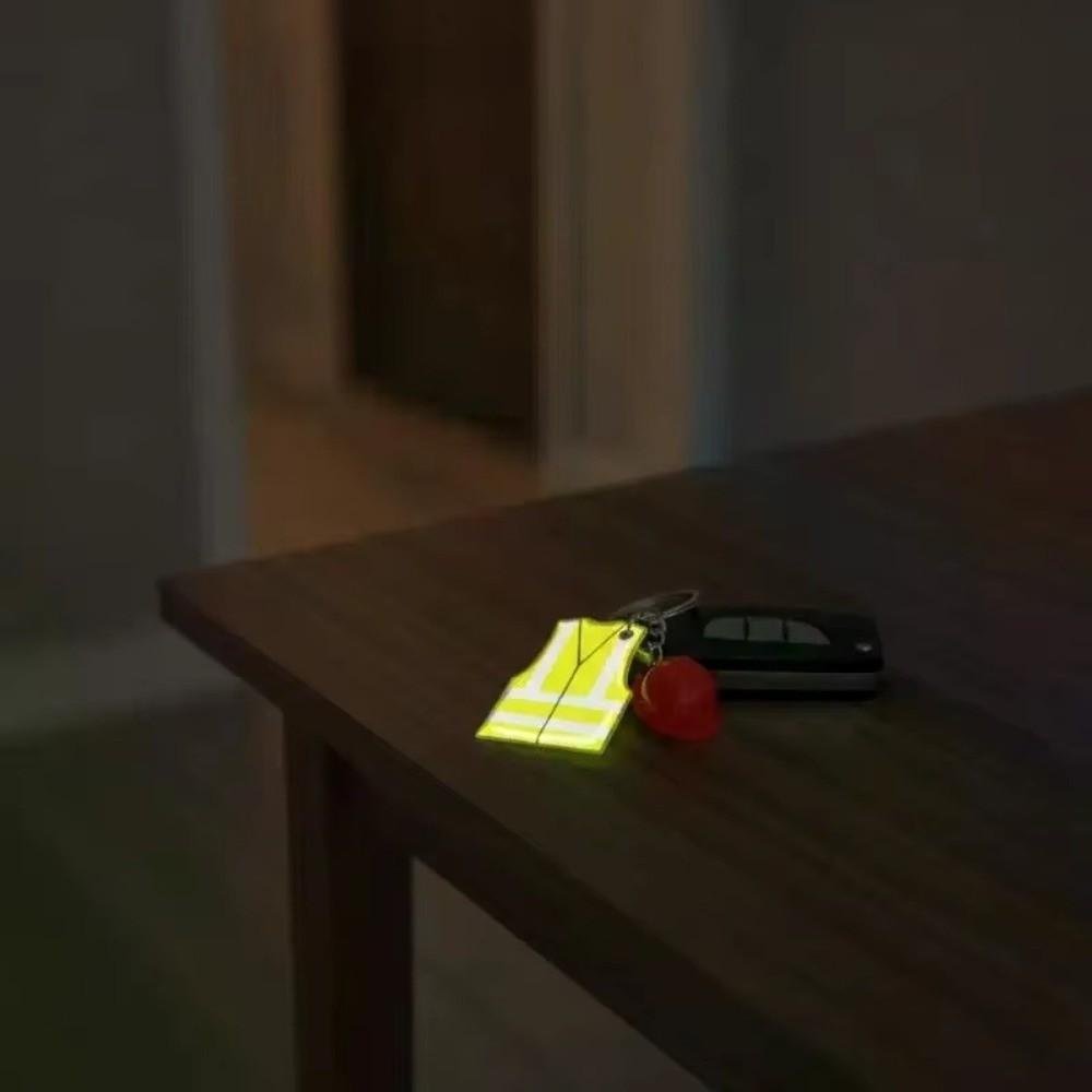 Creative Vest Shape Reflective Keychain Safety Pendant Keychain  Luggage Accessories