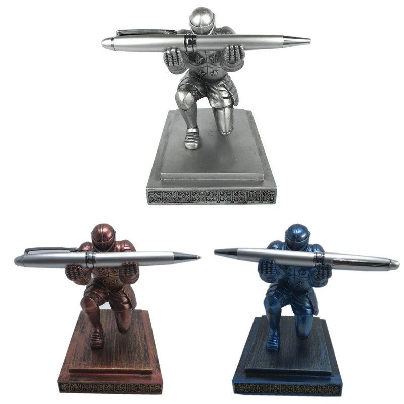 Creative Home Decoration Desktop Executive Knight Pen Holder Stander with a Pen