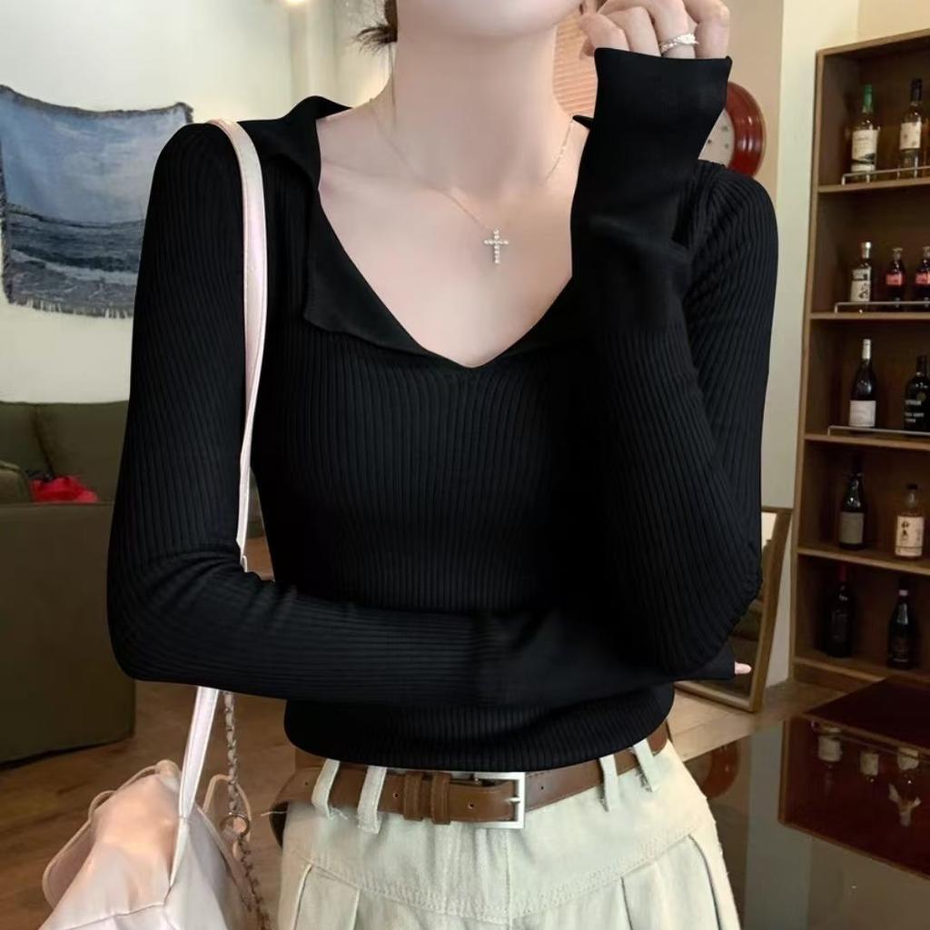 Wearing A Knitted Long Sleeved Sweater for Women with A High-end Feel Slim Fit and Slimming Effect As Well As A Base Coat and Top