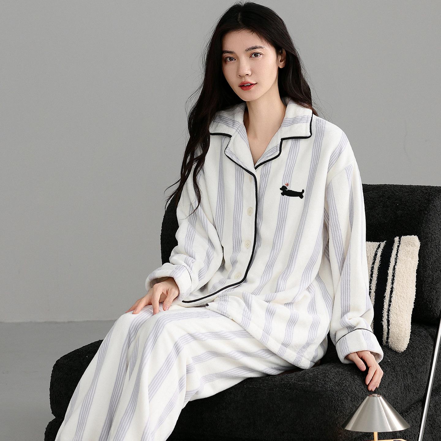 

Пижама из кораллового флиса женская осенне-зимняя утолщенная флисовая фланелевая зимняя полосатая мультяшная домашняя одежда 2XL