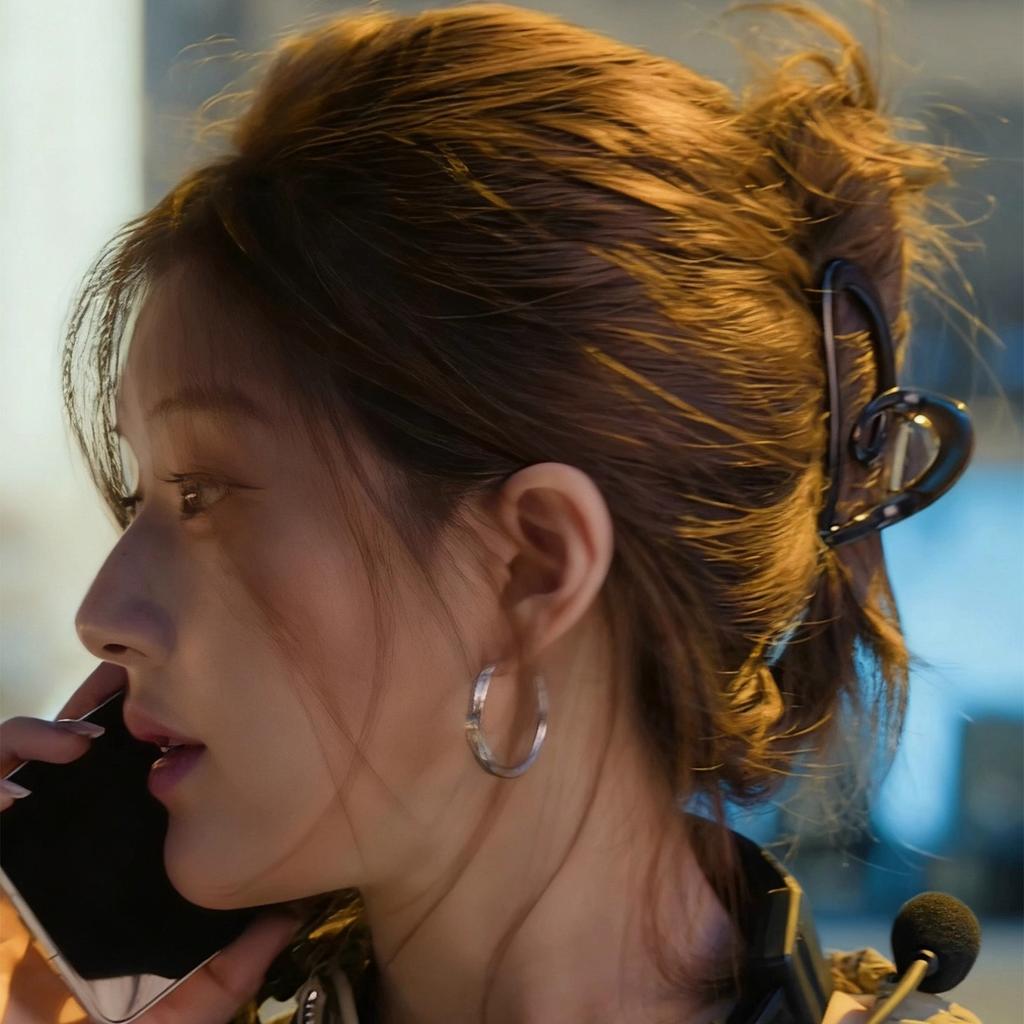 Xu I Am Dazzling Zhao Ruth Xu Yan Love Grab Clip Back of Head Hair Shark Clip Hairpin Headdress