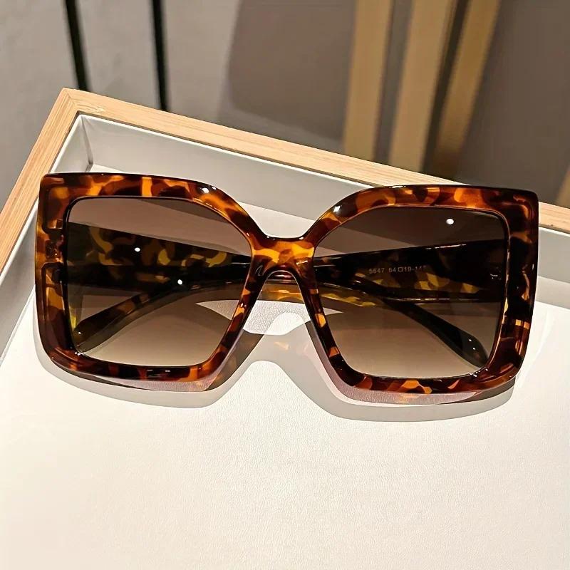 New Large Frame Sunglasses Men'S And Women'S Fashionable Rectangular Versatile Contrasting Color Simple Uv Resistant Glasses