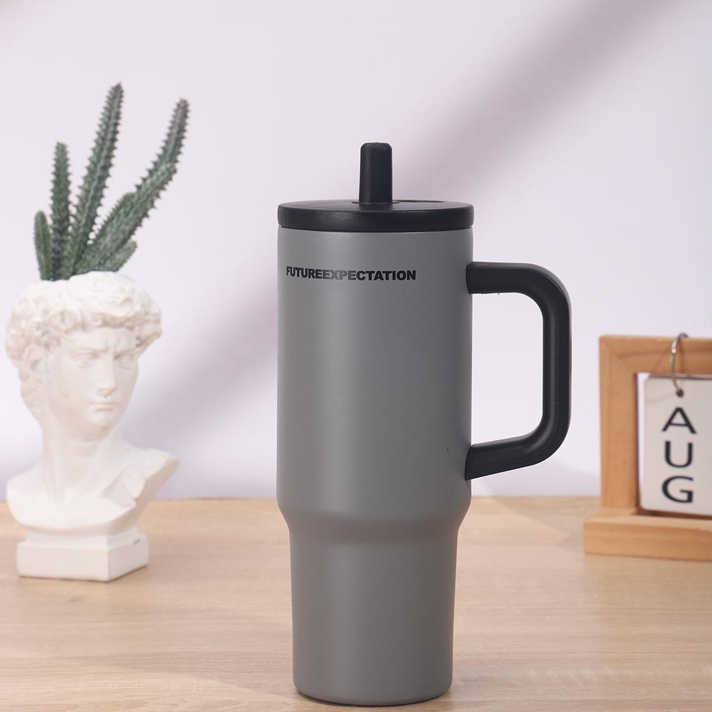 Stainless steel thermal insulation, not large capacity cold and heat insulation ice cup, outdoor portable accompanying handle cup