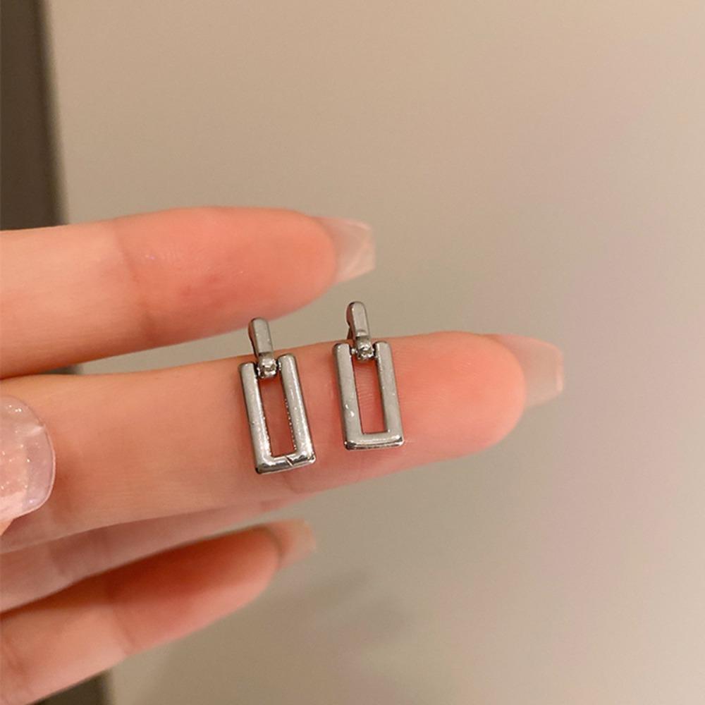 Silver Needle Flower Love Earrings Simple and High-end Sense Versatile Stud Earrings Niche Temperament Earrings Women