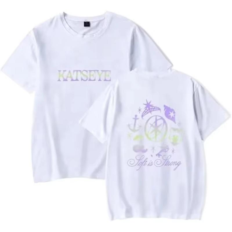 Den tryckta T-shirten med KATSEYE kombinationstema för sommar och höst 2025 är en lös och trendig sporttopp för män och kvinnor