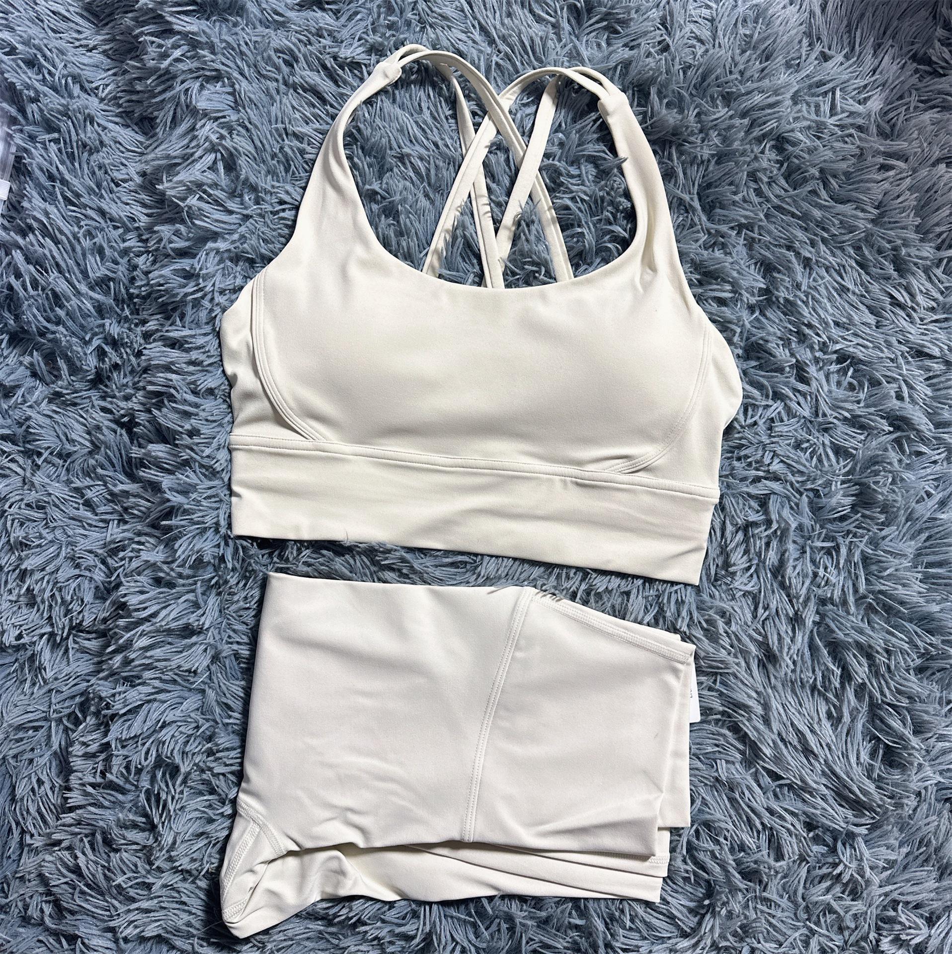 

Комплект для йоги из двух предметов: Спортивный бюстгальтер с перекрестной спинкой, съемными вкладышами и леггинсы с высокой талией S