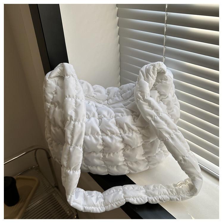 2024 New Winter Sweet Fresh Casual Solid Color Bubble Grid Women's Bag