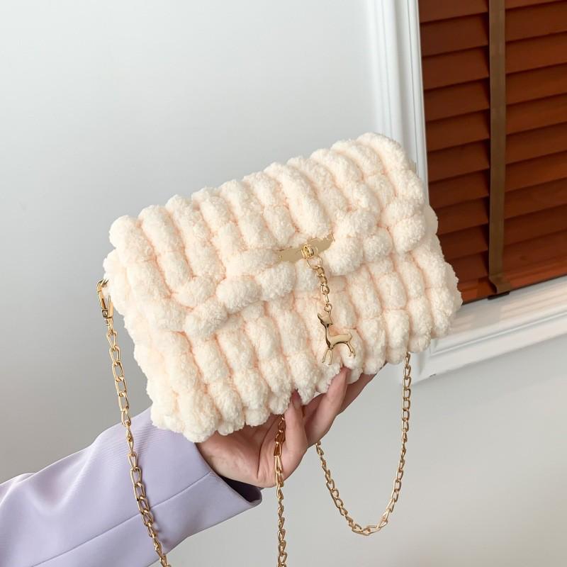 

Pacha Dog DIY Knitting Kit: Create Your Own Cute Cinnamoroll Handbag