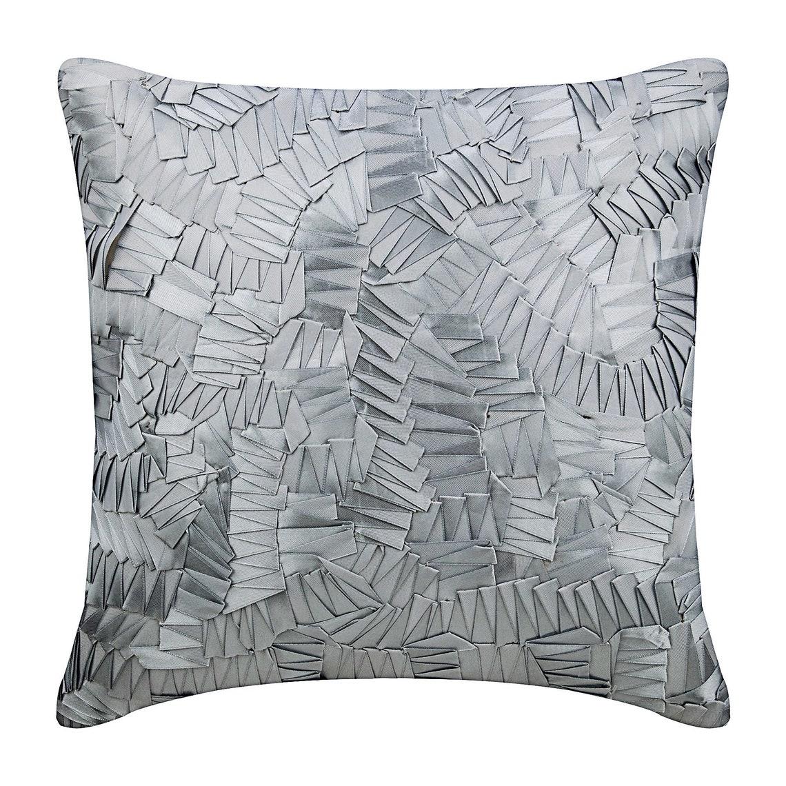 

The HomeCentric Custom Silver Shams Ribbon Художественная работа Подушка Sham Подушка Подушка Шелковая подушка Подушка Подушка Сплошной цвет - Silver Mist