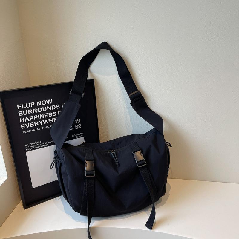 Stylish and Simple Niche Design Large Capacity Tote Bag Student Light Commute Fashion Casual Messenger Women's Bag