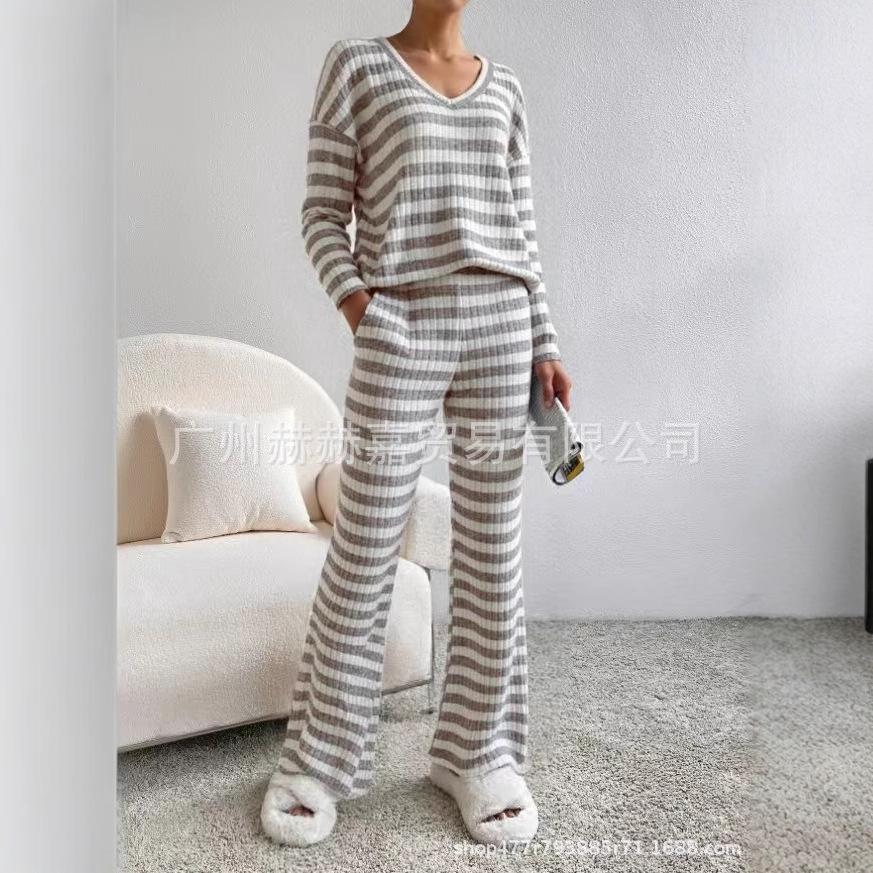 Cross-border Two-piece Set Women's 2025 Autumn New Fashion Casual Straight-leg Pants Temperament Loose V-neck Pit Strip Knitted Cover