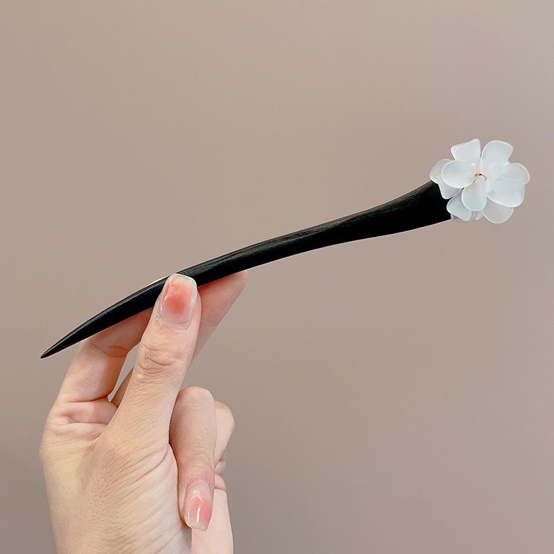 Elegancka spinka do włosów Hanfu z kwiatem: Wysokiej klasy potrząsanie krokami z frędzlami do upięcia