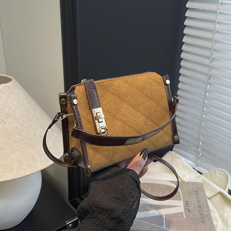 

Women s Crossbody Bags Retro Luxury Small Square Bags Versatile Work Commute Oulder Bags Autumn 2026 New High-End Feel Handbag
