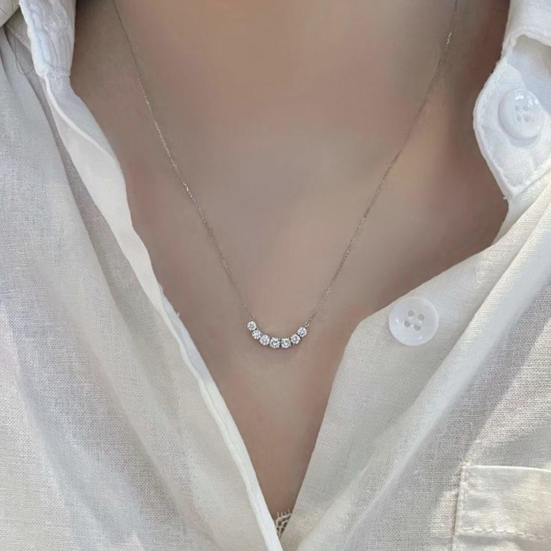 Zhuozhifan S925 Silver 7-Stone Smiley Face Pendant Versatile Necklace