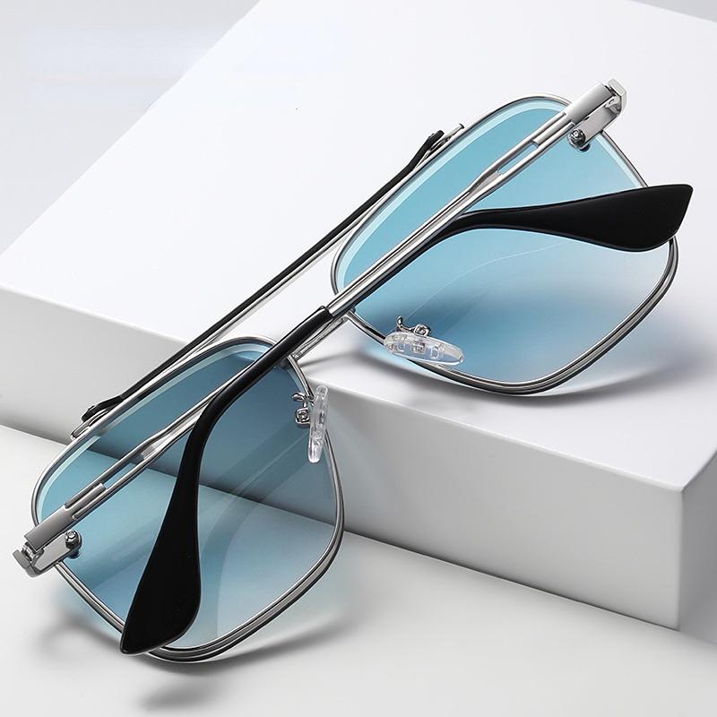 Sunglasses Men Stylish Gradient Big Frame Sun Glasses Women Classic Style Square Metal Shades Eye Wear Classic Gafas Oculos De Sol UV400 Protection