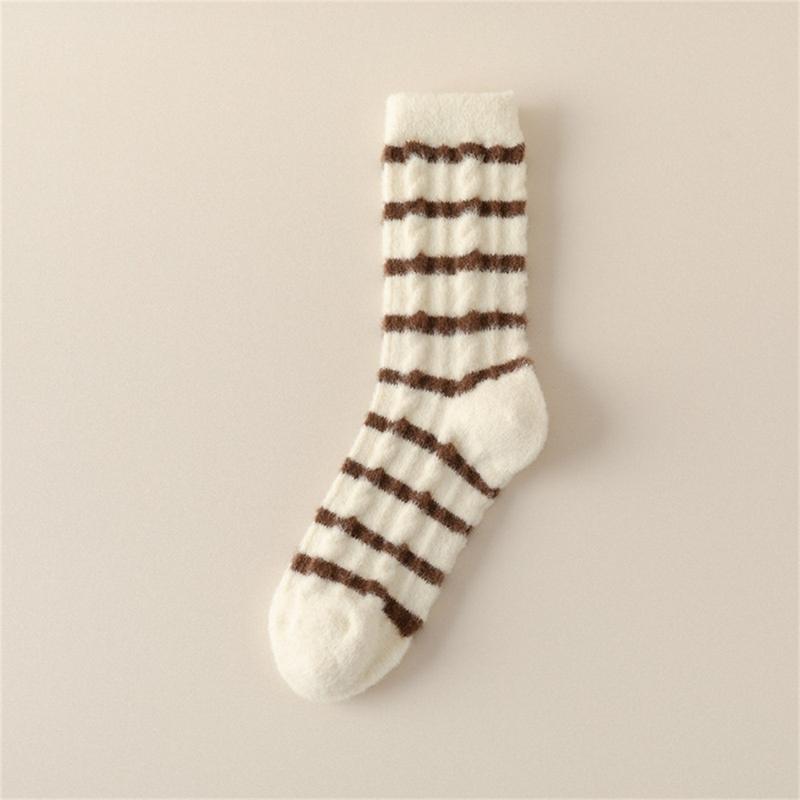 Women Twist Jacquard Fuzzy Plush Socks Winter Warm Color Block Striped Fleece Sleep Socks Thermal Floor Slipper Socks