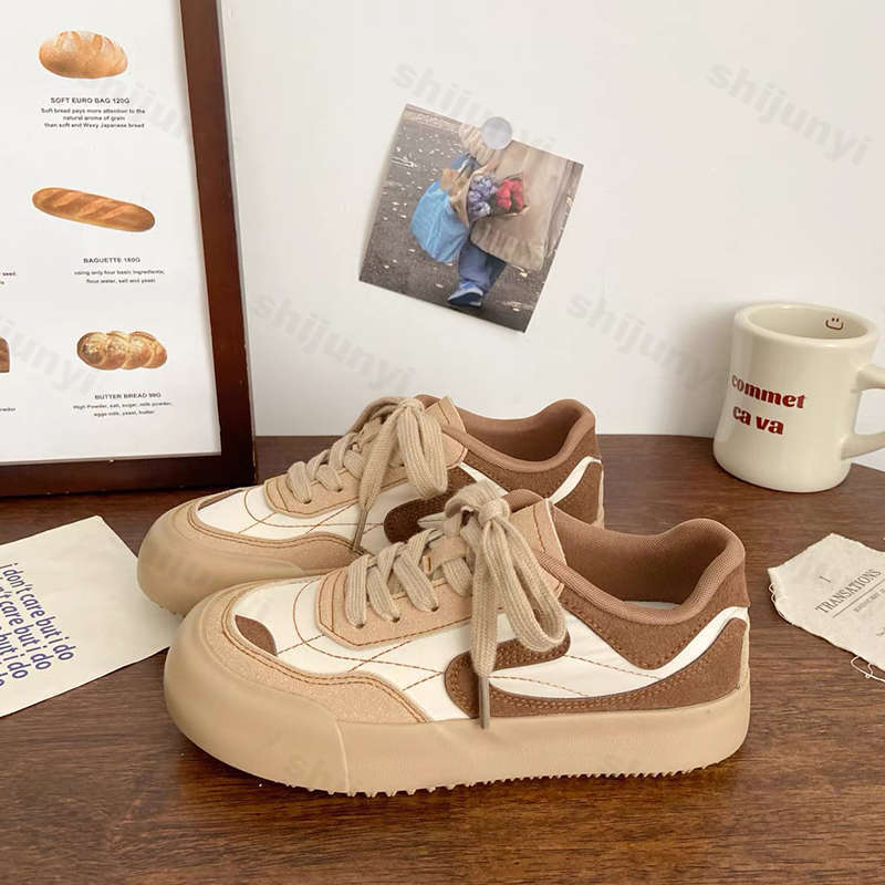 Fashion Women Platform Sneakers 2025 Autumn New Round Toe Fashion Lace Up Casual Flats Lightweight Comfortable Vintage Vulcanized Shoes