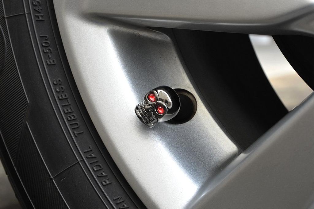 Fortune JDM Skull Head Number Bolt Air Valve Cap Black Chrome & LSH-BC