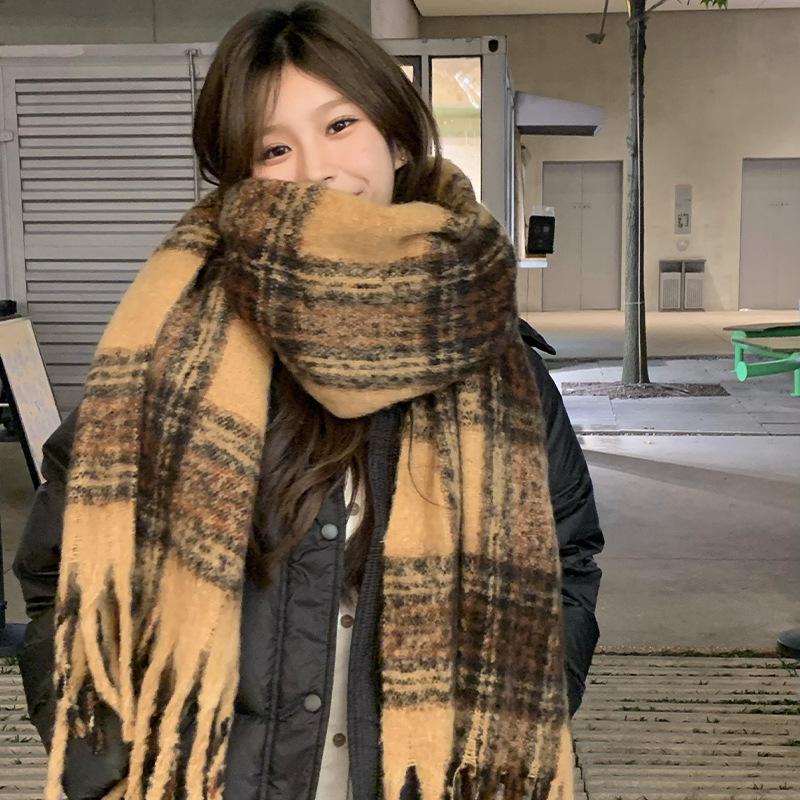 Korean version of wool plaid scarf women's winter new fashion versatile thickened warm student couple plush scarf men