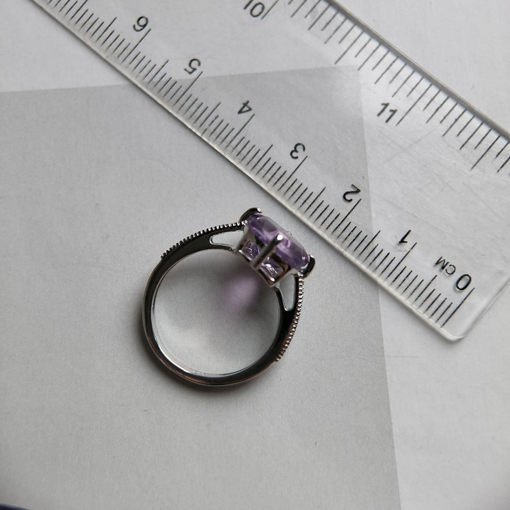 Серебряное кольцо с натуральным аметистом 3.923ct, вес изделия 3,35 гр (2178996)