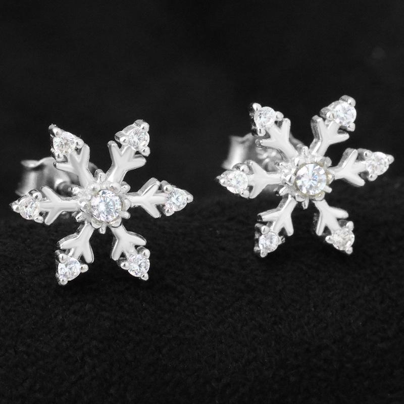 European & American S925 Silver Plated Snowflake Flower Stud Earrings for Women - Romantic & Sweet Christmas Fashion.