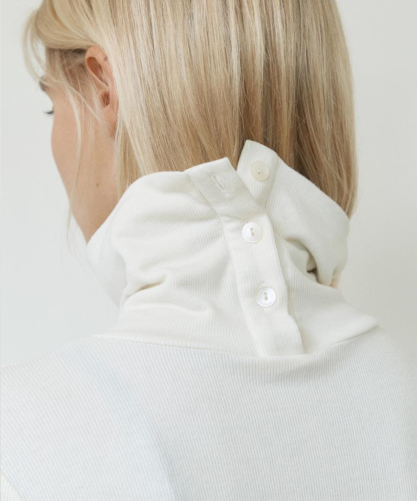 IHR Button Detail Turtleneck / Ivory