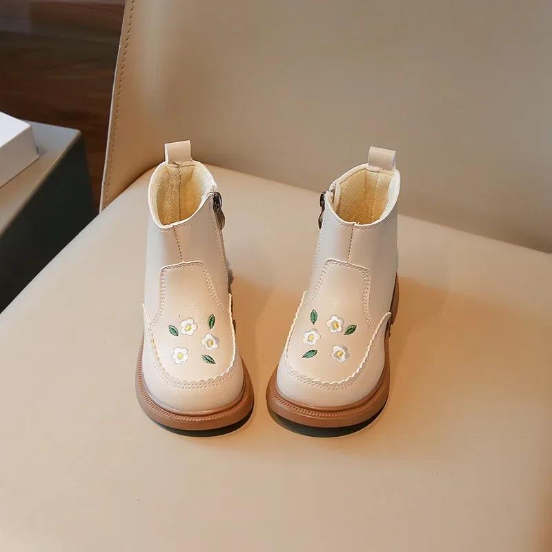 Children Short Boots for Girls 2024 Autumn Winter New Princess Embroidery Flower Ankle Boots Soft Sweet Warm Plush Kids Booties