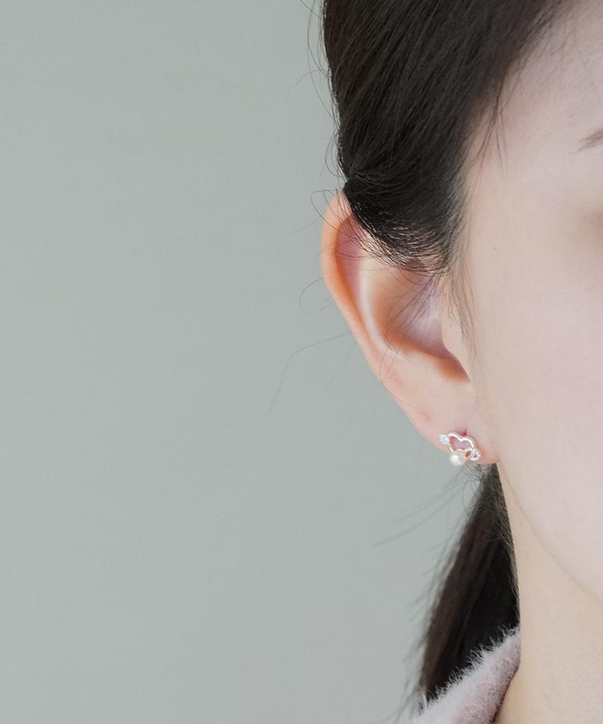 Alleun Silver 925 Heart Cubic Freshwater Pearl Stud Earrings