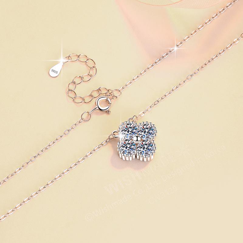 Women's Moissanite Four-Leaf Clover Necklace Pendant, Light Luxury S925 Sterling Silver Clavicle Chain
