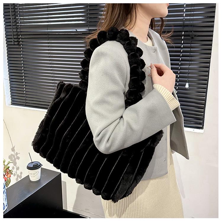 2025 Korean Style Large Capacity Plush Shoulder Bag, Elegant Solid Color, Fashionable & Versatile